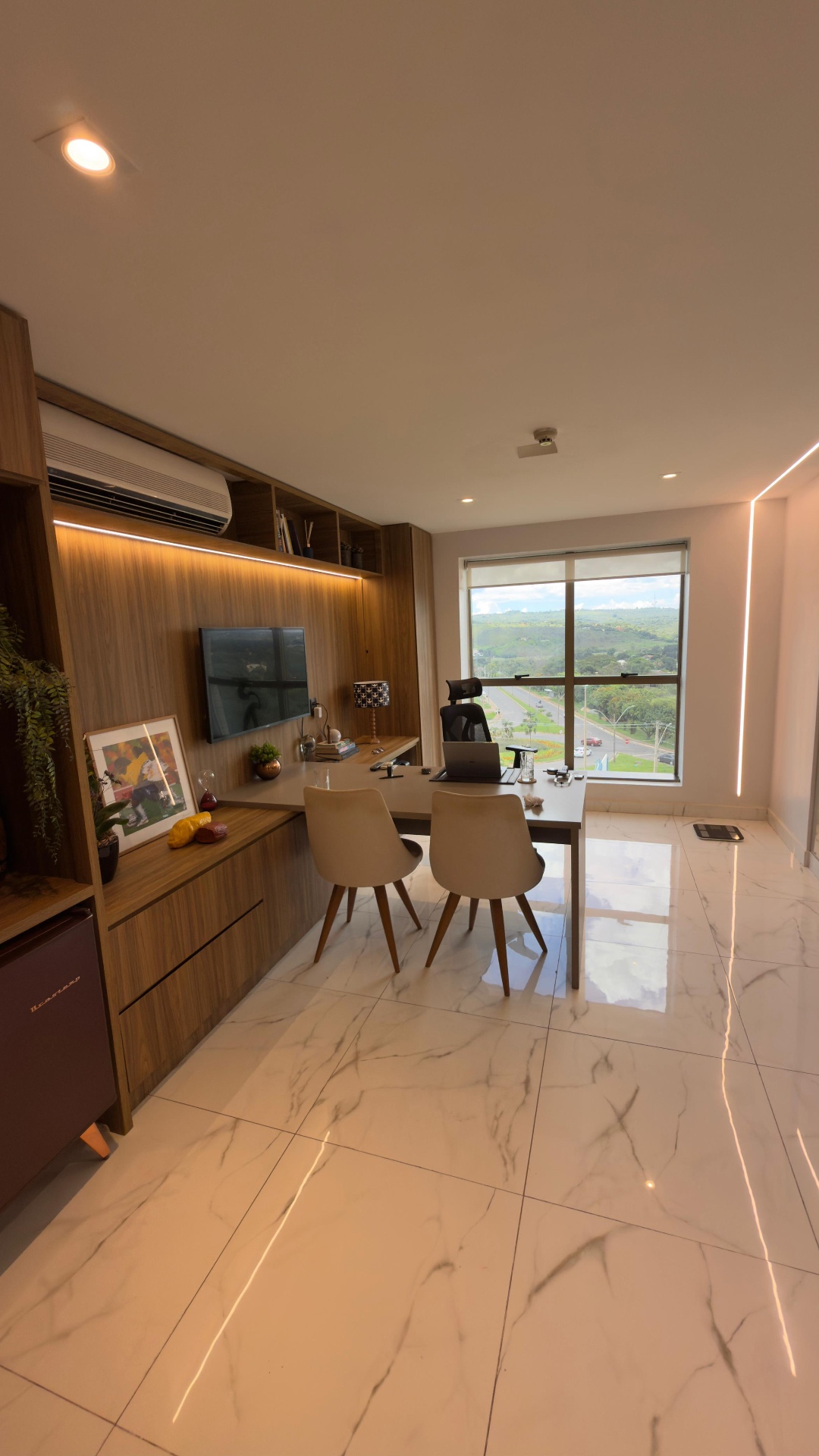 Entrada do consultório com parede verde